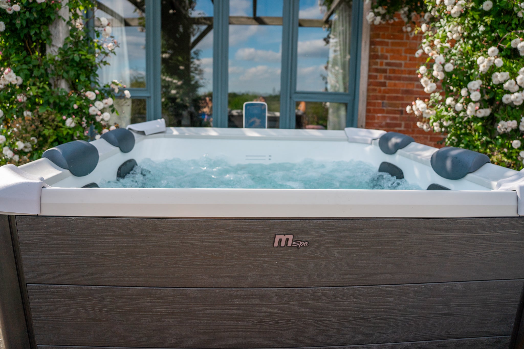 MSpa-FRAME Bubble Spa OSLO Item Number F-OSO063W