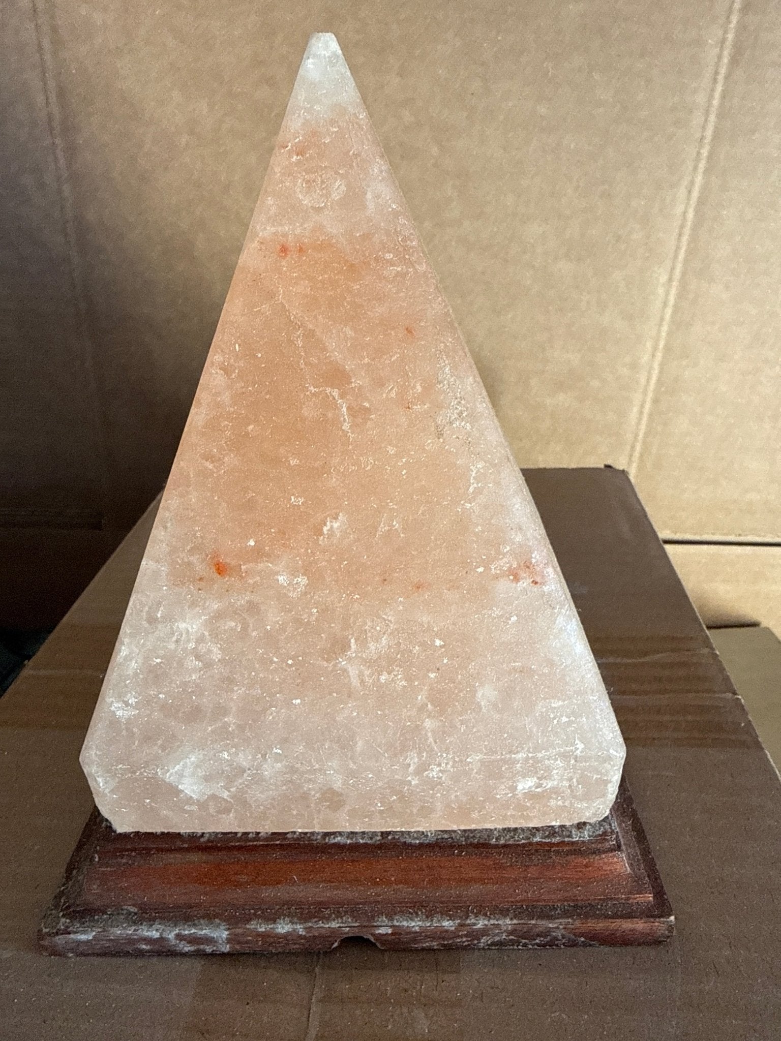 Pyramid Lamp with cord D5