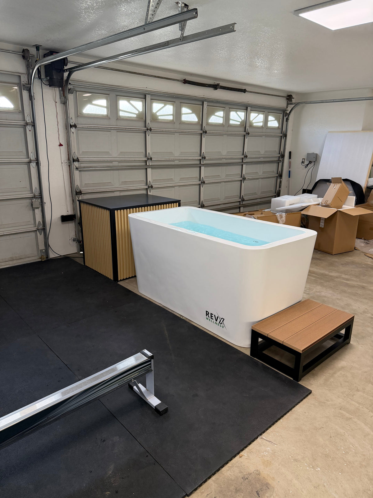 RevX Acrylic X Tub Cold Plunge + LUX High Performance Chiller and Filtration System
