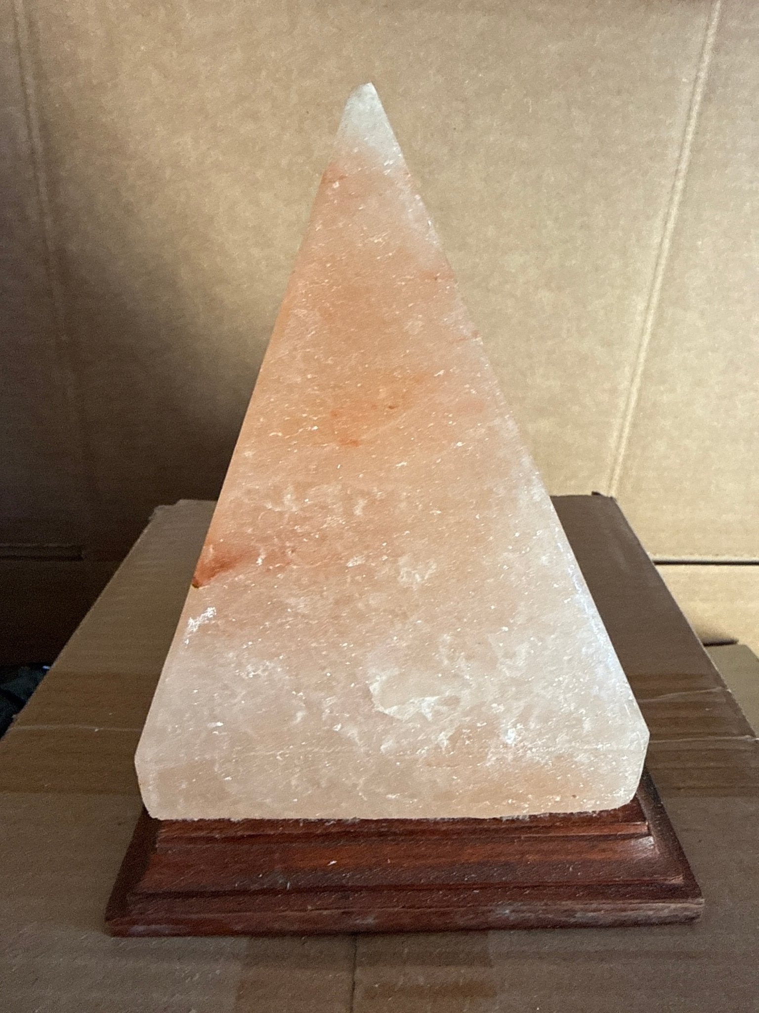 Pyramid Lamp with cord D5
